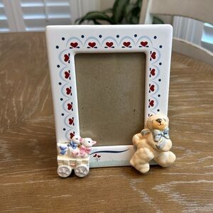 Vintage Ceramic Terragrafics Teddy Bear ducks geese Photo Frame with Hearts 1987